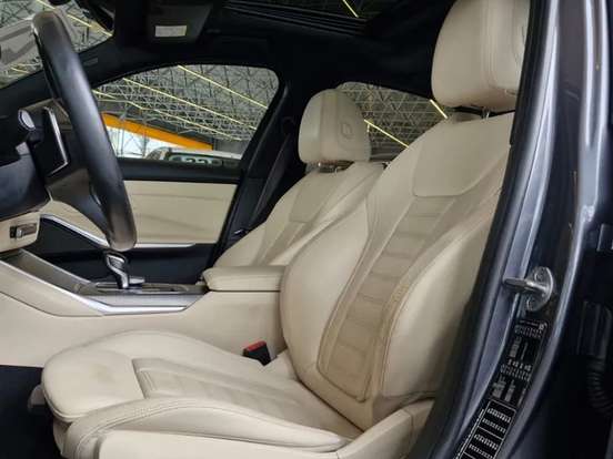 BMW-320i-2.0 16V TURBO GASOLINA M SPORT AUTOMÁTICO BMW-320i-2020