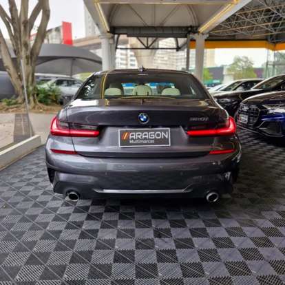BMW-320i-2020