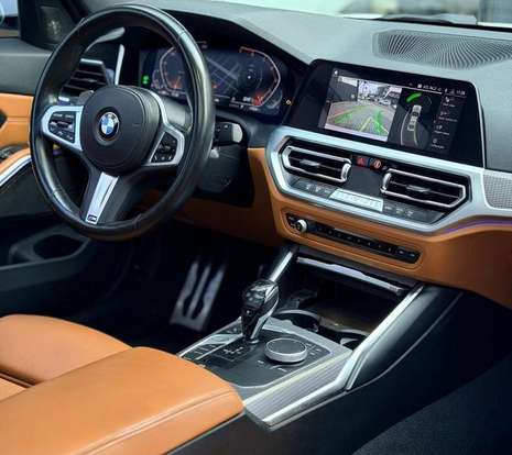 BMW-320i-2020