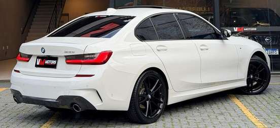 BMW-320i-2020