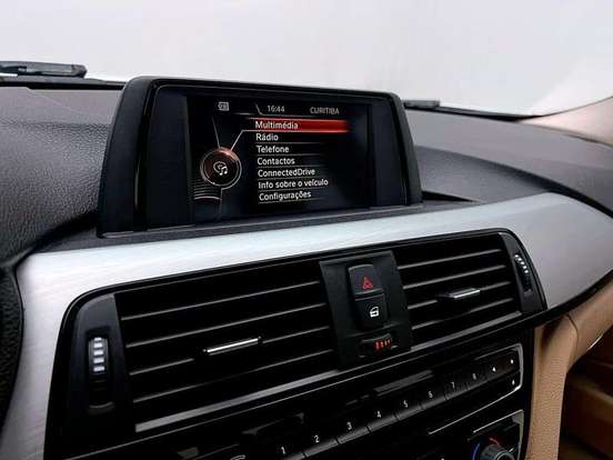 BMW-320i-2017