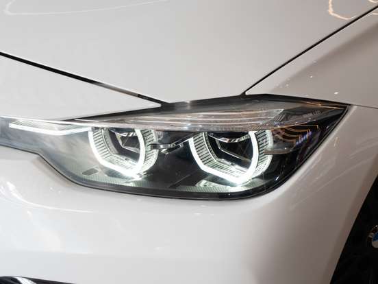 BMW-320i-2.0 SPORT 16V TURBO ACTIVE FLEX 4P AUTOMÁTICO BMW-320i-2017