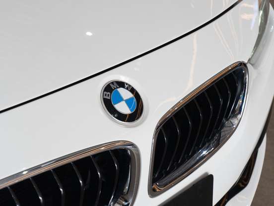 BMW-320i-2.0 SPORT 16V TURBO ACTIVE FLEX 4P AUTOMÁTICO BMW-320i-2017