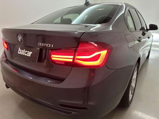 BMW-320i-2.0 SPORT 16V TURBO ACTIVE FLEX 4P AUTOMÁTICO BMW-320i-2018