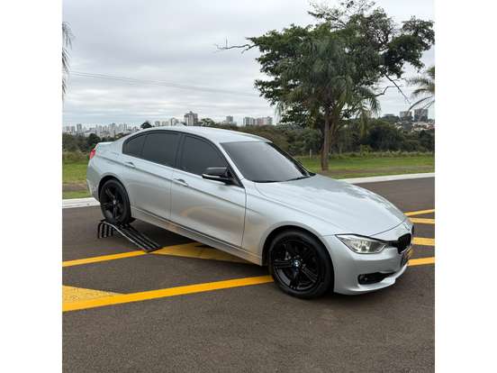 BMW-320i-2.0 SPORT 16V TURBO GASOLINA 4P AUTOMÁTICO BMW-320i-2012