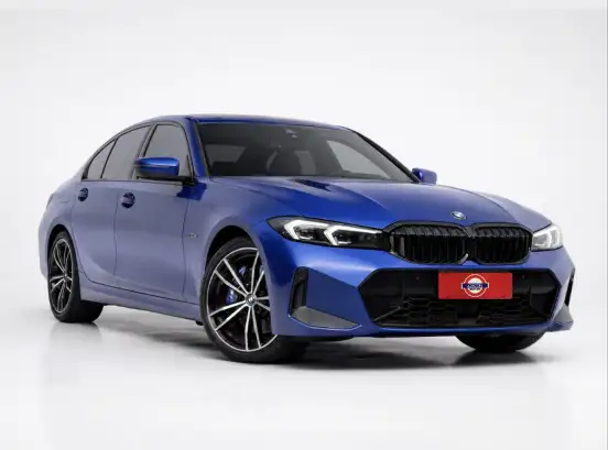 BMW-330e-2022