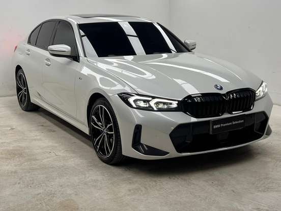 BMW-330e-2023