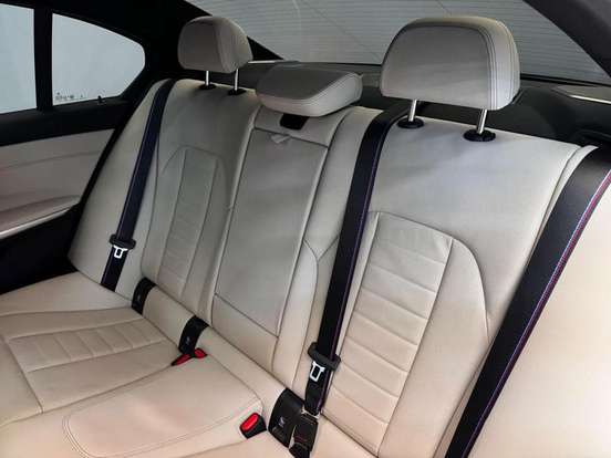 BMW-330e-2.0 16V TURBO HÍBRIDO M SPORT AUTOMÁTICO BMW-330e-2025