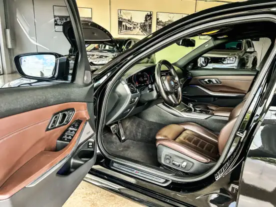 BMW-330i-2.0 16V TURBO GASOLINA M SPORT AUTOMÁTICO BMW-330i-2019