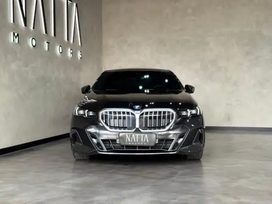 BMW-530e-2024