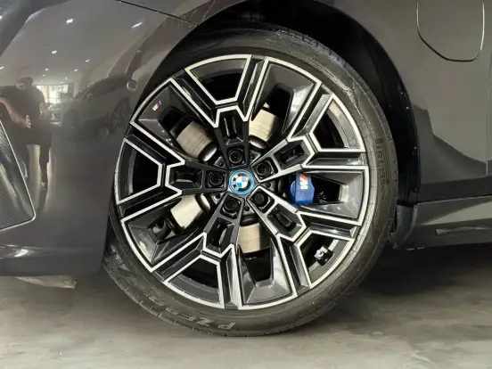 BMW-530e-2024