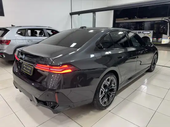 BMW-530e-2024