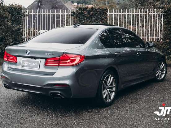 BMW-530i-2.0 16V TURBO GASOLINA M SPORT AUTOMÁTICO BMW-530i-2017
