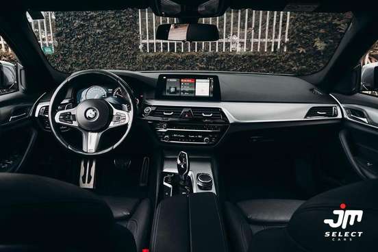 BMW-530i-2017