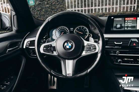 BMW-530i-2017