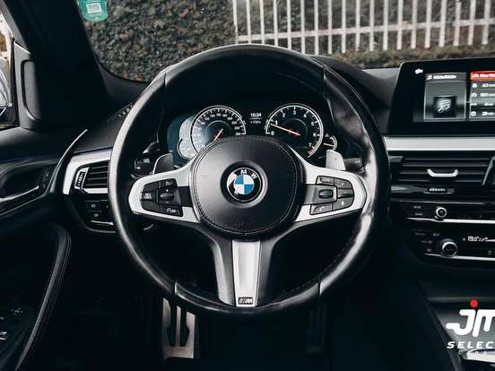 BMW-530i-2.0 16V TURBO GASOLINA M SPORT AUTOMÁTICO BMW-530i-2017