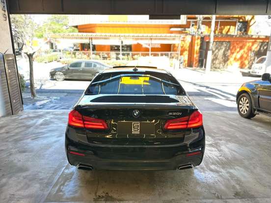 BMW-530i-2017