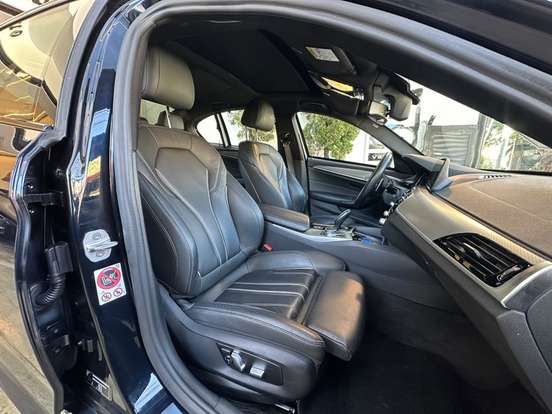 BMW-530i-2.0 16V TURBO GASOLINA M SPORT AUTOMÁTICO BMW-530i-2017