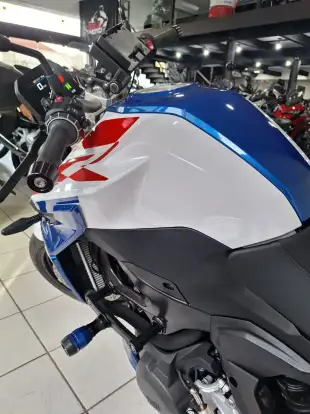 BMW-F 900 R SPORT PLUS-2024