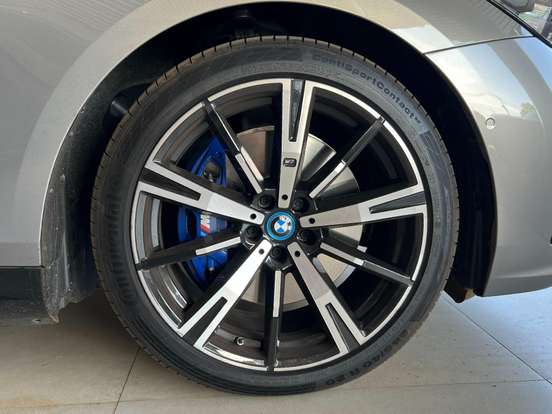 BMW-i5-ELÉTRICO XDRIVE60 M SPORT BMW-i5-2024
