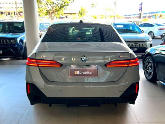 BMW-i5-ELÉTRICO XDRIVE60 M SPORT BMW-i5-2024