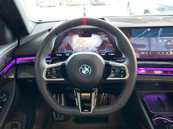 BMW-i5-ELÉTRICO XDRIVE60 M SPORT BMW-i5-2024