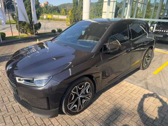 BMW-iX-2022