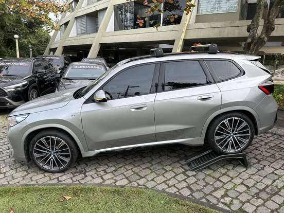 BMW-iX1-ELÉTRICO XDRIVE30 M SPORT BMW-iX1-2024