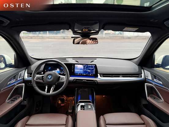 BMW-iX1-2025