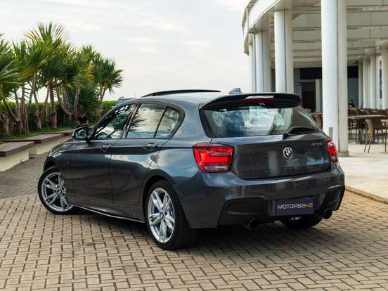 BMW-M 135i-3.0 24V TURBO GASOLINA 4P AUTOMÁTICO BMW-M 135i-2015