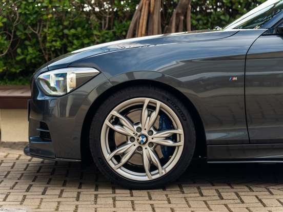 BMW-M 135i-3.0 24V TURBO GASOLINA 4P AUTOMÁTICO BMW-M 135i-2015
