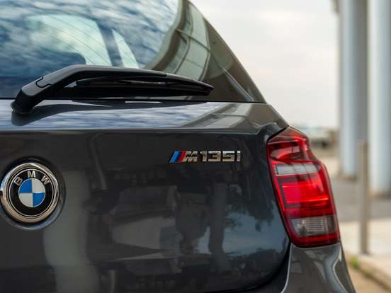 BMW-M 135i-3.0 24V TURBO GASOLINA 4P AUTOMÁTICO BMW-M 135i-2015