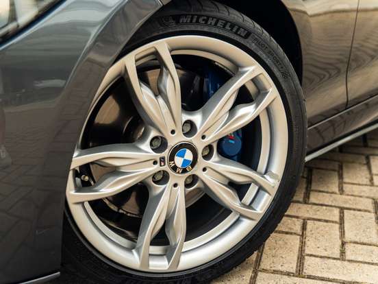 BMW-M 135i-3.0 24V TURBO GASOLINA 4P AUTOMÁTICO BMW-M 135i-2015