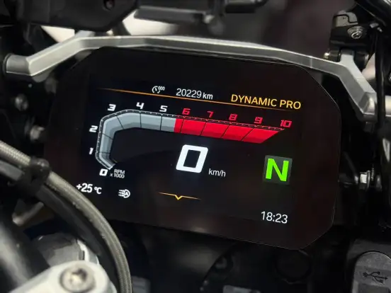 BMW-R 1250 GS ADVENTURE PREMIUM RALLYE BMW-R 1250 GS ADVENTURE PREMIUM RALLYE-2024