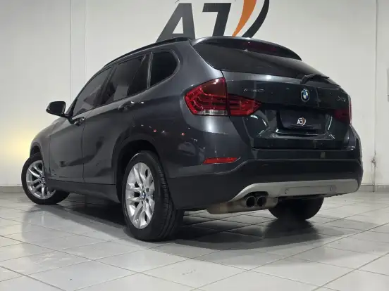 BMW-X1-2.0 16V TURBO ACTIVEFLEX SDRIVE20I 4P AUTOMÁTICO BMW-X1-2015
