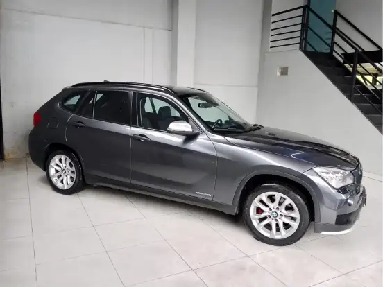 BMW-X1-2.0 16V TURBO ACTIVEFLEX SDRIVE20I 4P AUTOMÁTICO BMW-X1-2014