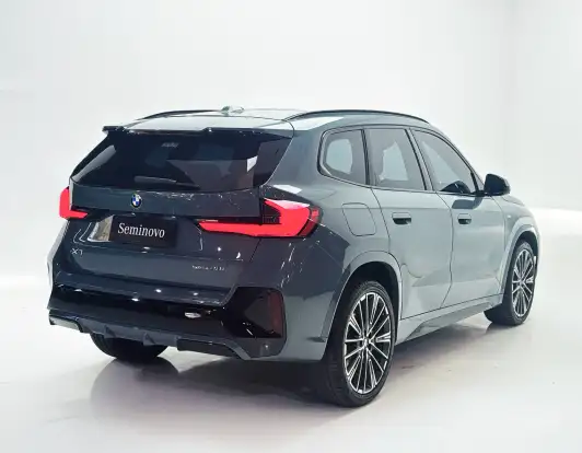BMW-X1-2024
