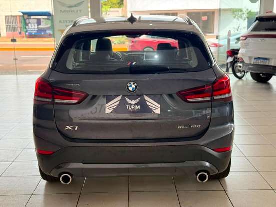 BMW-X1-2021
