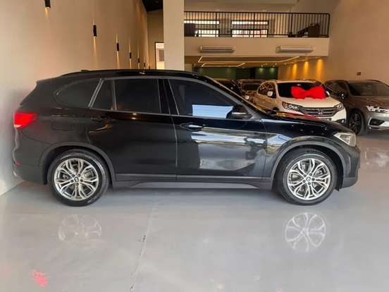 BMW-X1-2021