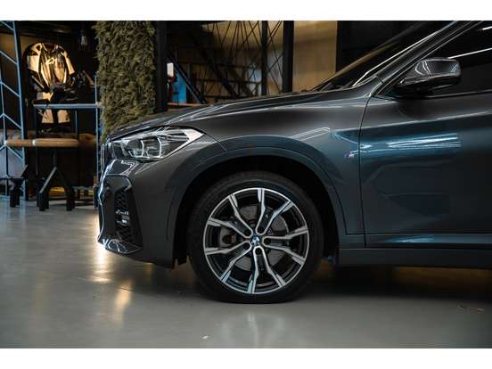 BMW-X1-2021