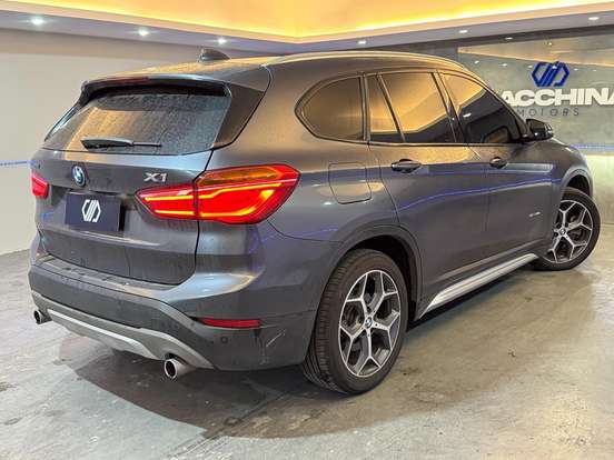 BMW-X1-2.0 16V TURBO ACTIVEFLEX SDRIVE20I X-LINE 4P AUTOMÁTICO BMW-X1-2017