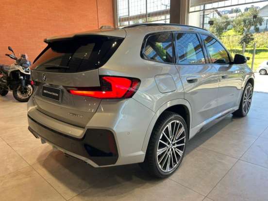 BMW-X1-2024