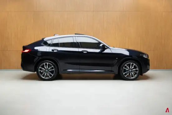 BMW-X4-2022