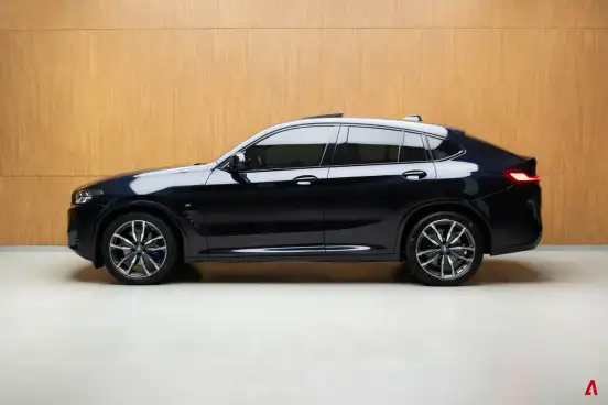 BMW-X4-2022
