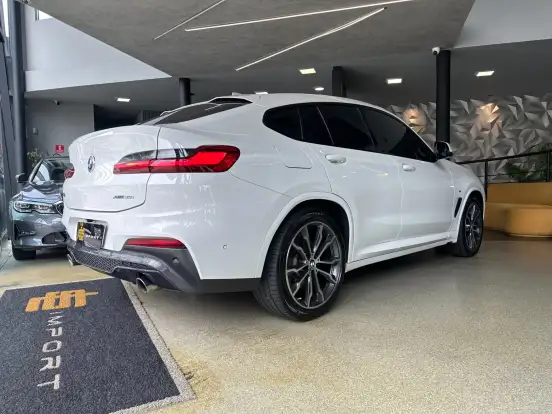 BMW-X4-2019