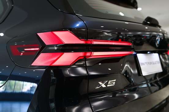 BMW-X5-2025