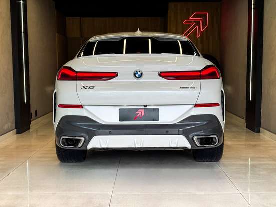 BMW-X6-2021