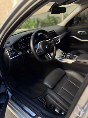 BMW-320i-2020