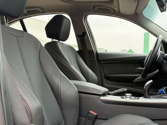 BMW-320i-2.0 SPORT GP 16V TURBO ACTIVE FLEX 4P AUTOMÁTICO BMW-320i-2016