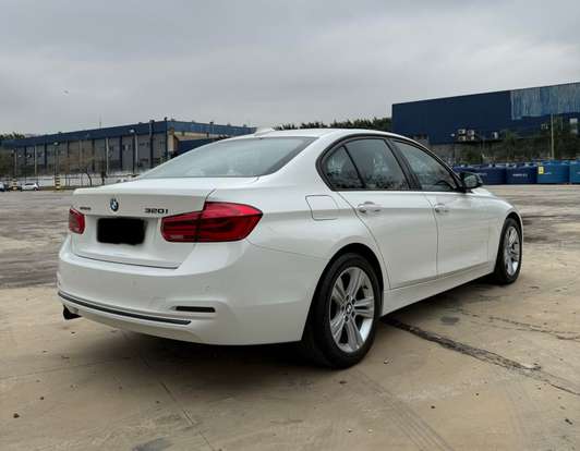 BMW-320i-2016